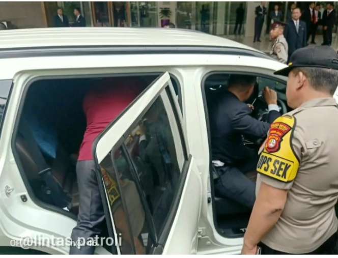 Misteri Mobil B 1 RI Berisi Parang Saat Pelatikan Jokowi