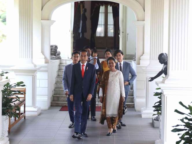 Penampilan Keluarga Jokowi Saat Berangkat Menuju Pelantikan
