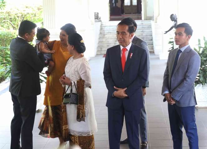 Penampilan Keluarga Jokowi Saat Berangkat Menuju Pelantikan