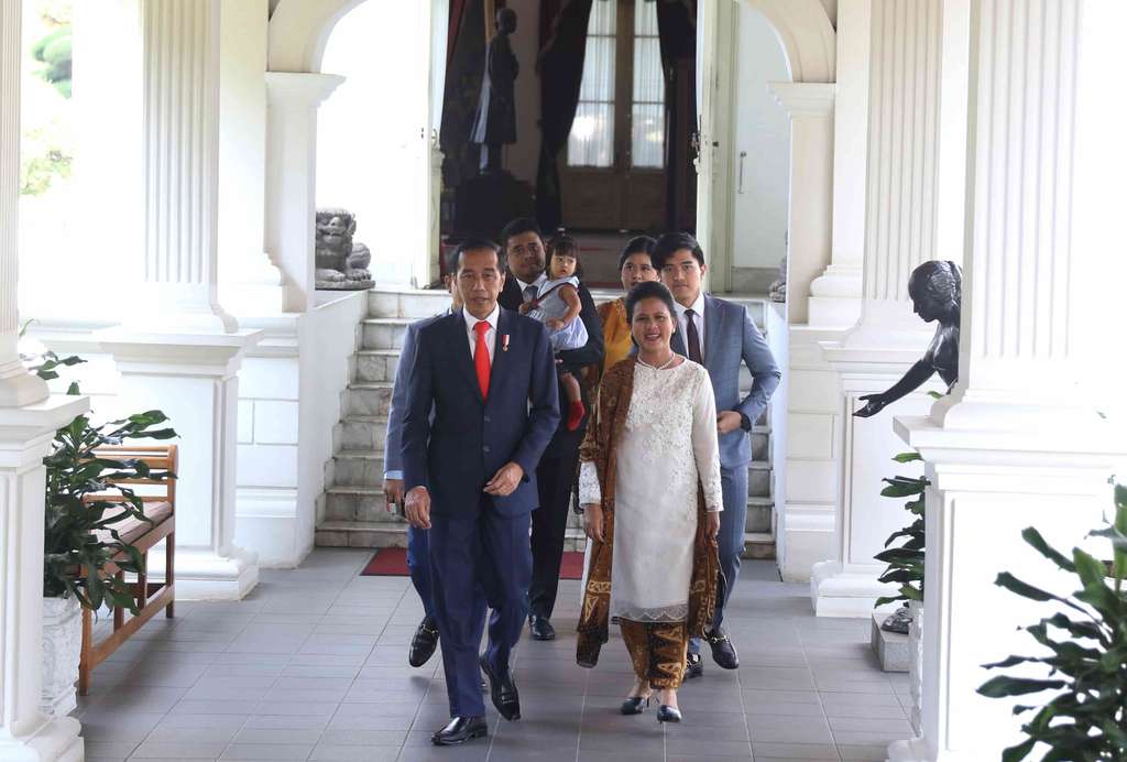 Penampilan Keluarga Jokowi Saat Berangkat Menuju Pelantikan