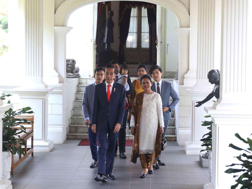 Penampilan Keluarga Jokowi Saat Berangkat Menuju Pelantika