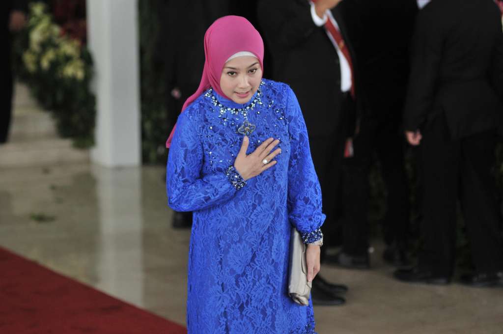Penampilan Cantik Nan Anggun 8 Srikandi di Pelantikan Presiden