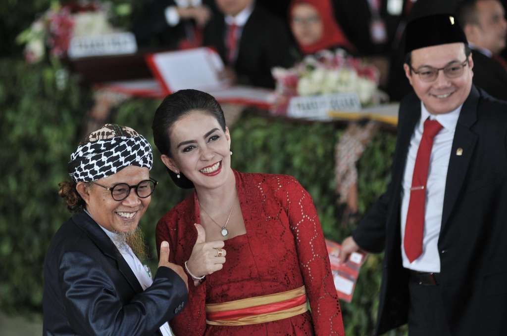 Penampilan Cantik Nan Anggun 8 Srikandi di Pelantikan Presiden