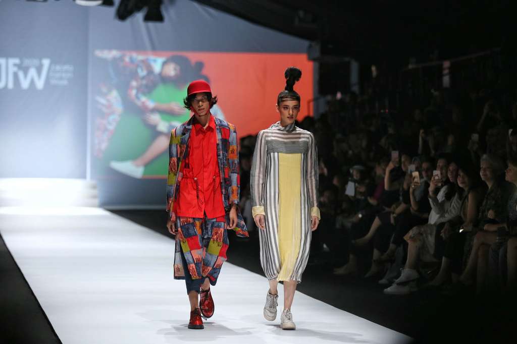 Melihat Tren Mode di Jakarta Fashion Week 2020