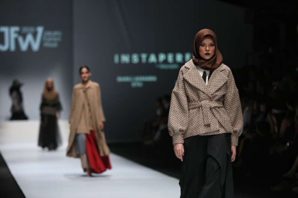 Melihat Tren Mode di Jakarta Fashion Week 2020