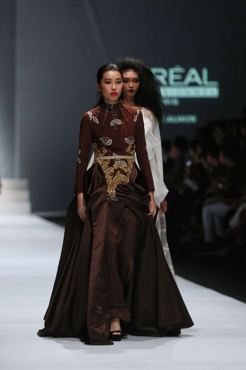 Melihat Tren Mode di Jakarta Fashion Week 2020