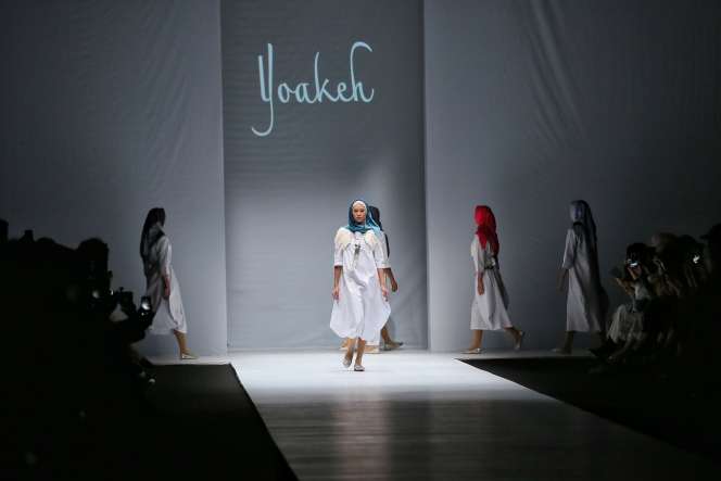 Desainer Jepang Pamerkan Hijab Minimalis di Ajang JFW 2020