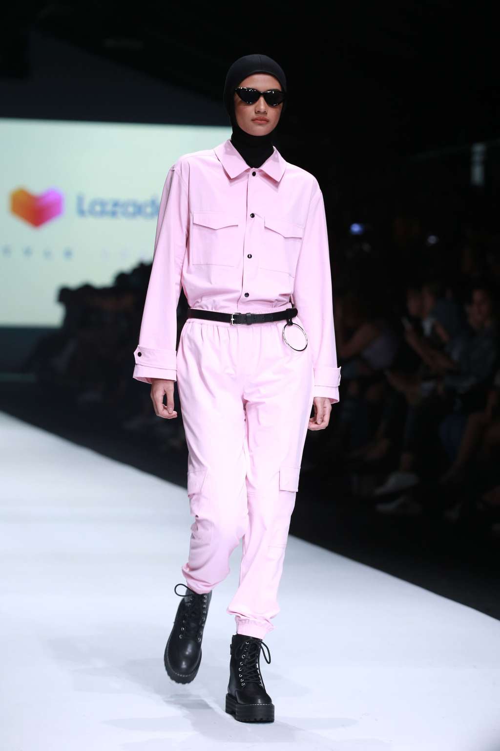 Inspirasi Busana Olahraga Stylish Ala Jenahara
