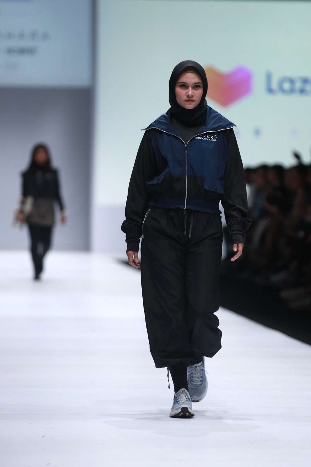 Inspirasi Busana Olahraga Stylish Ala Jenahara