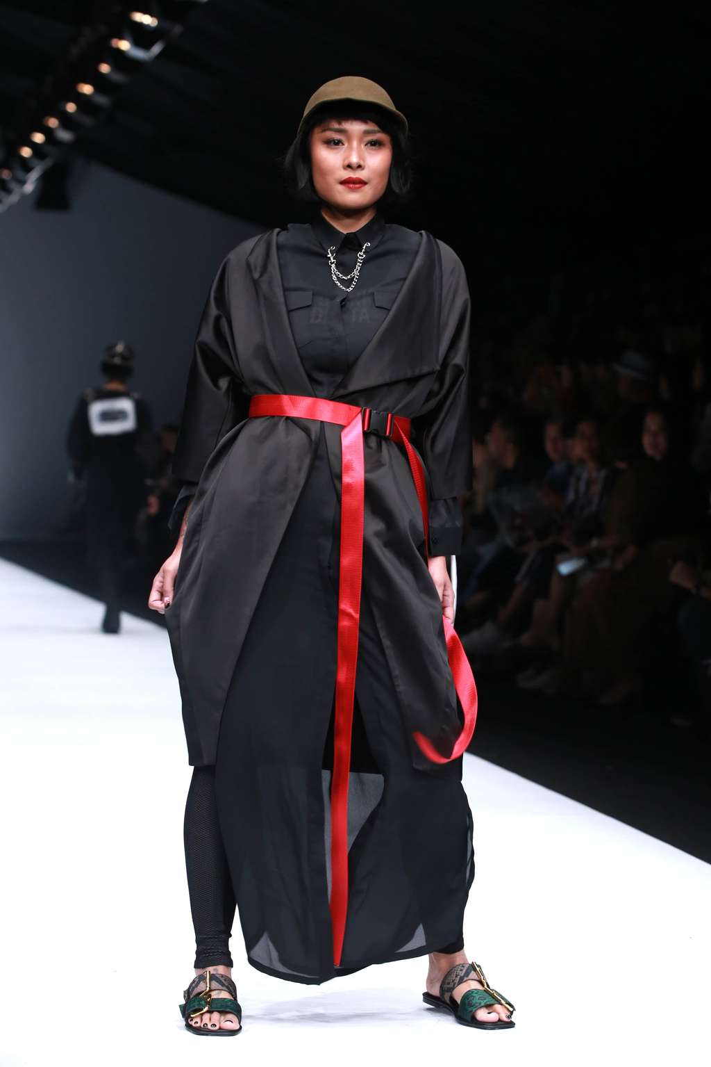 Kerennya Kreasi Busana Daur Ulang di Jakarta Fashion Week