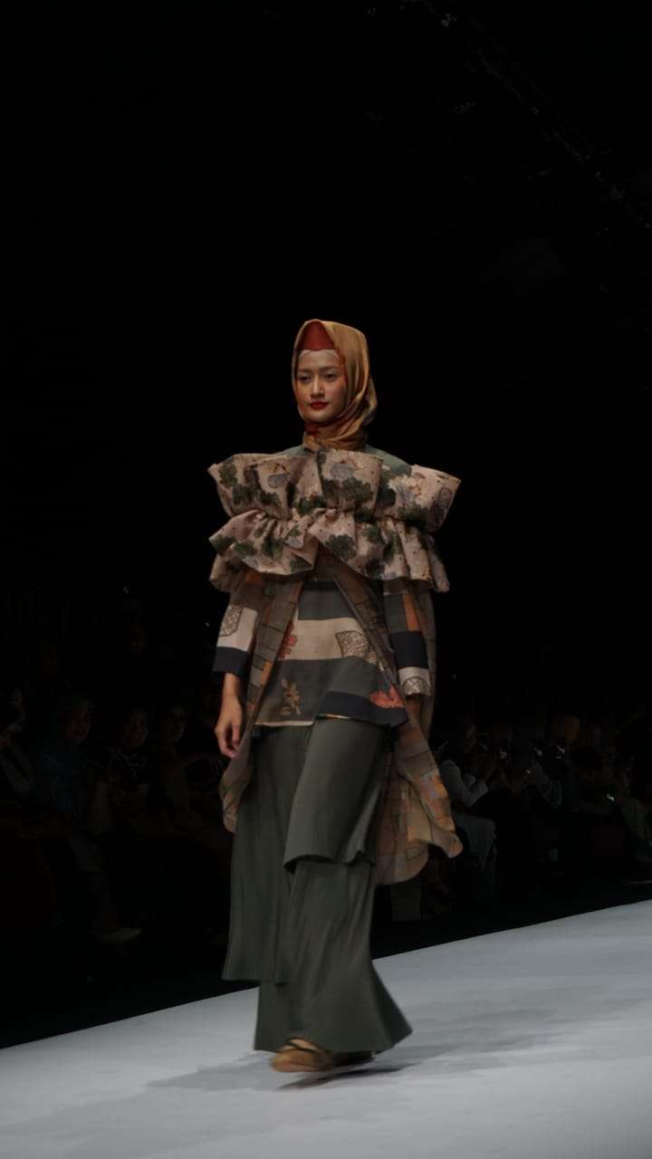 Stylish dengan Busana Hijab Pojabi