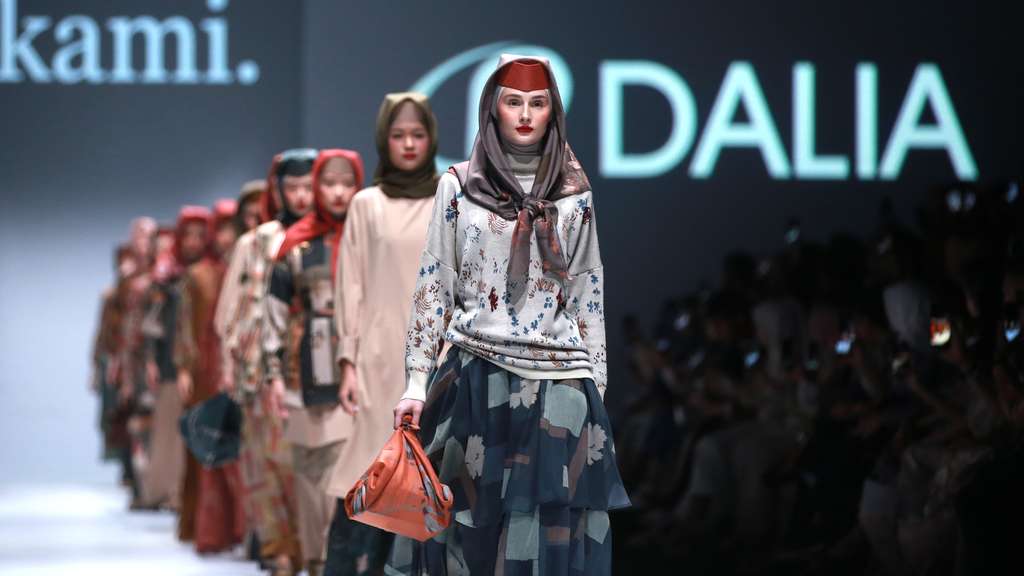 Stylish dengan Busana Hijab Pojabi