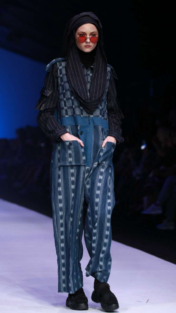 Stunning dengan Koleksi Busana Hijab Motif Print 