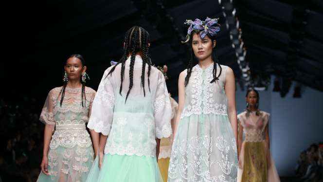 Bunga Tidur Musim Semi di Koleksi Busana TOTON