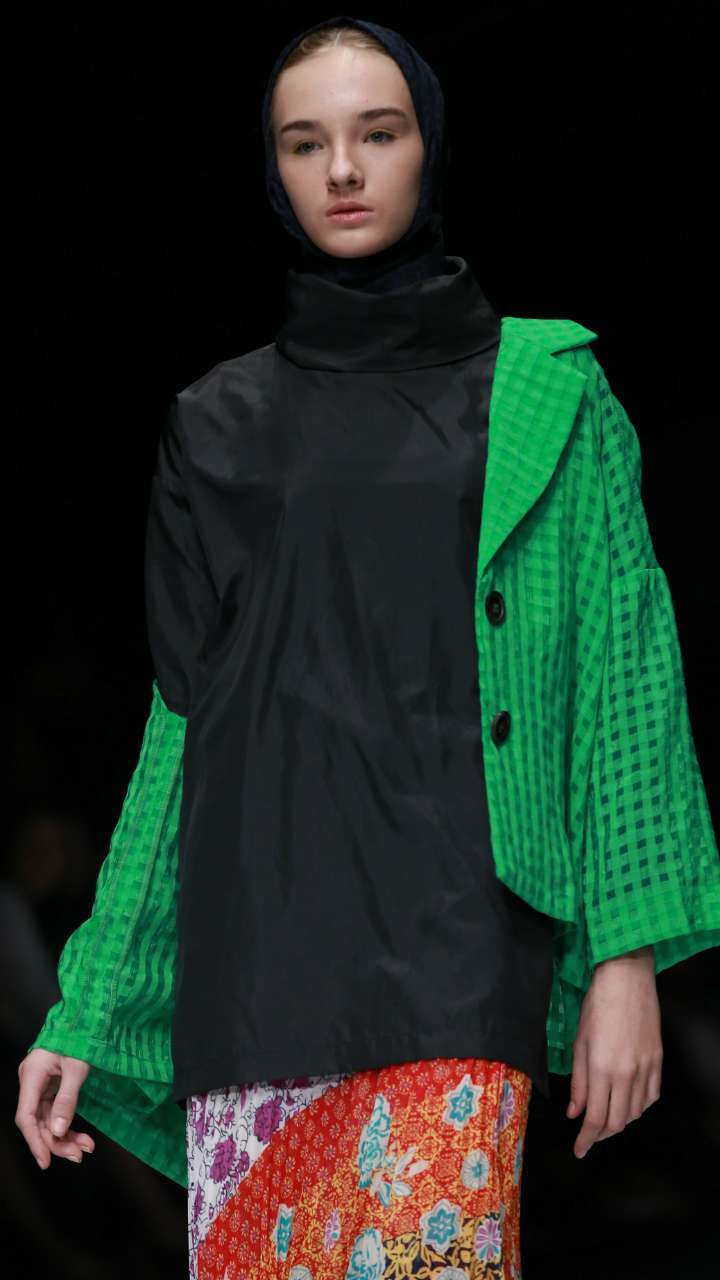 Nuansa Hijab Safari di Panggung JFW 2020