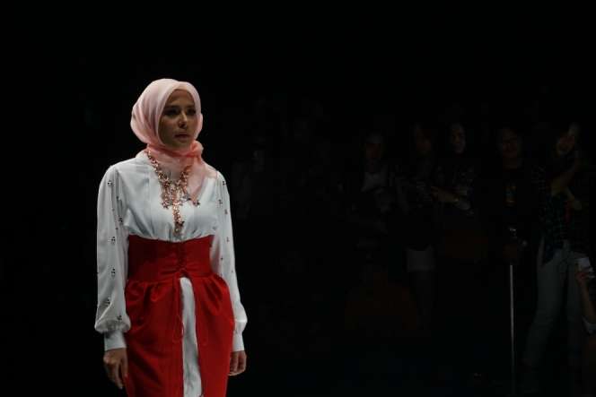 Adu Gaya Chacha Frederica Vs Meisya Siregar di Catwalk