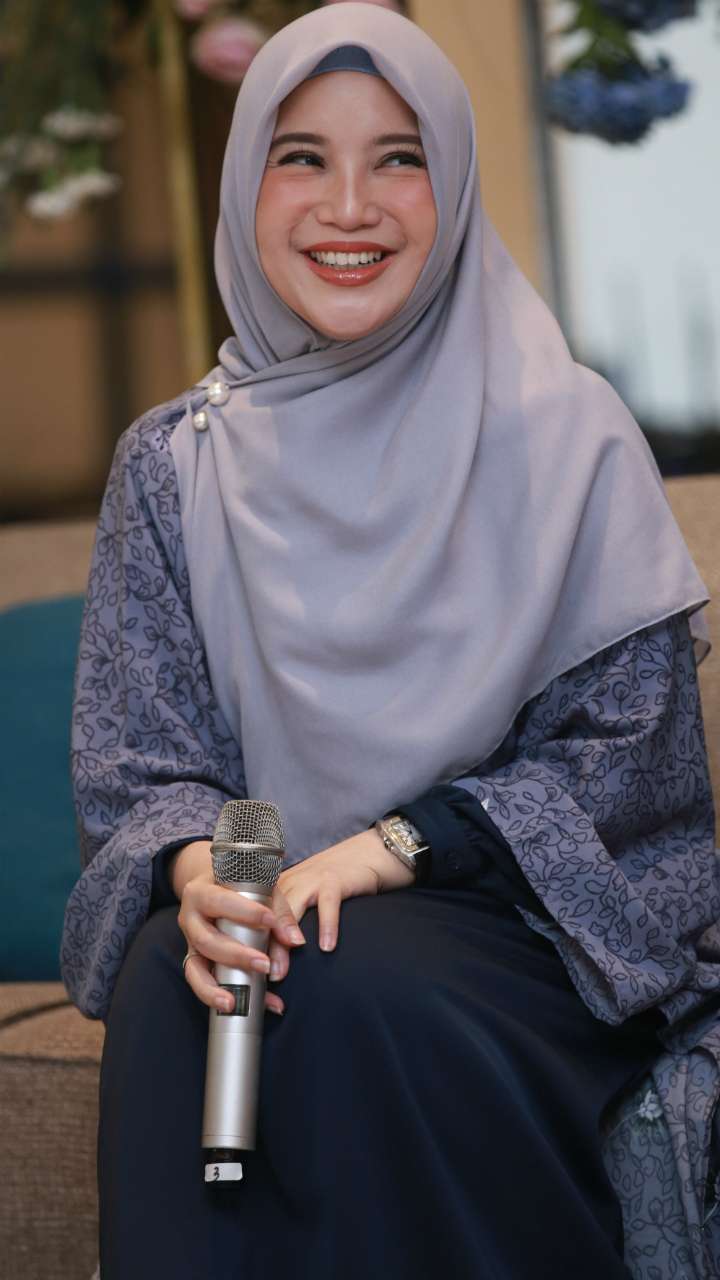 Chacha Frederica Mau Nyantren di Amerika