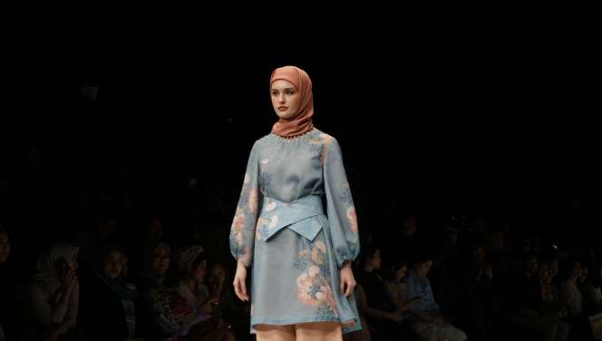 Manisnya Koleksi Busana Muslim Bergaya Vintage Floral