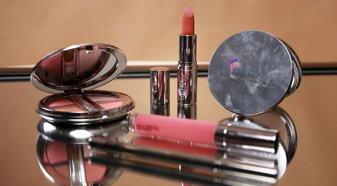 Tampil Cetar dengan Makeup Lokal Kekinian