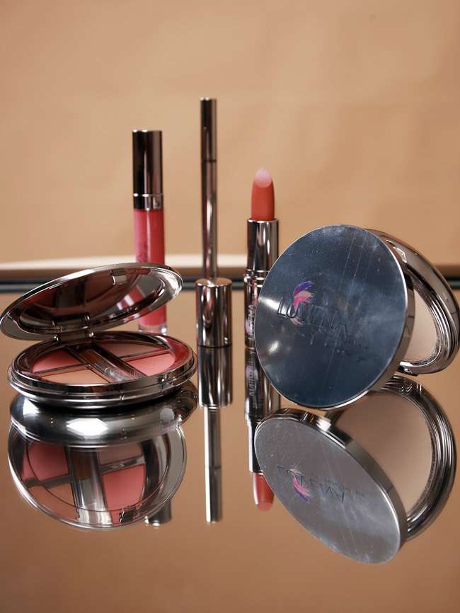 Tampil Cetar dengan Makeup Lokal Kekinian