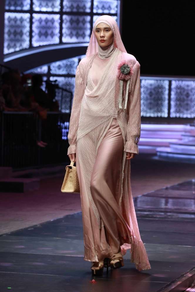 La Belle, Busana Muslimah Elegan Karya Medina Zein