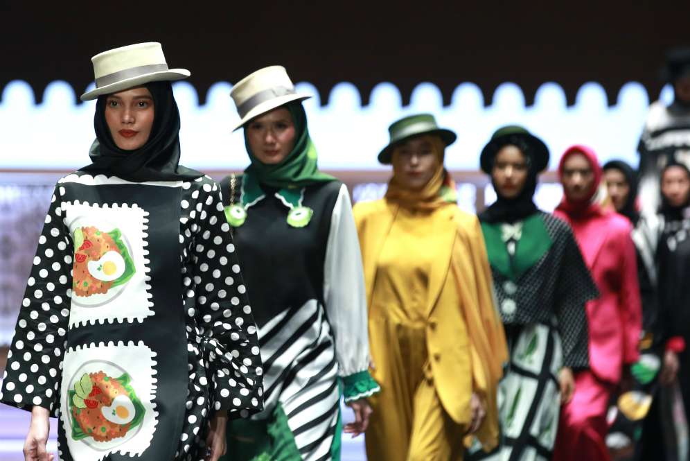 Ragam Menu Warteg di Busana Muslim Hannie Hananto