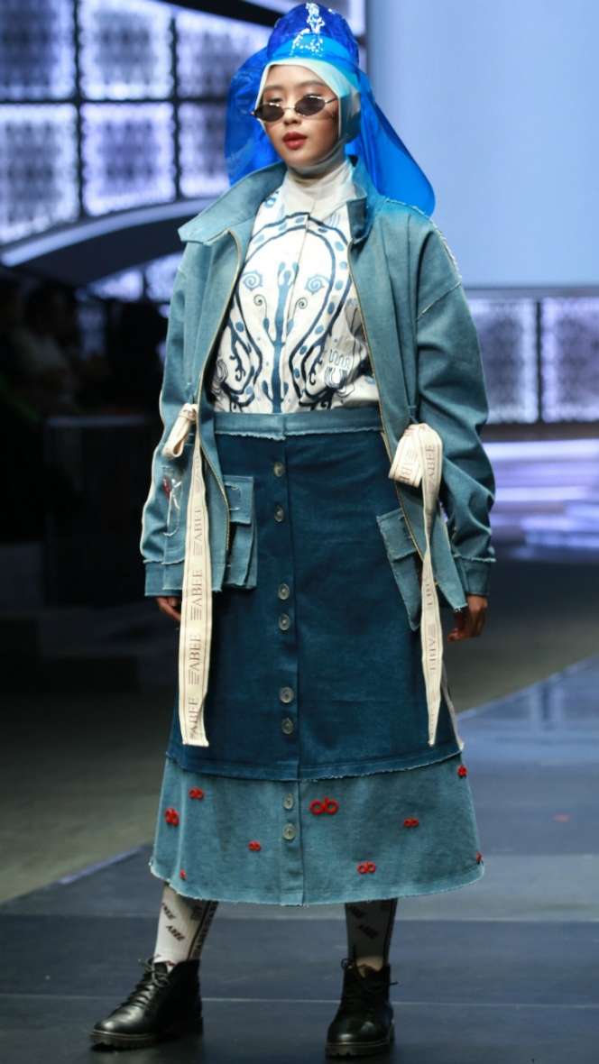 Ragam Denim Ariy Arka yang Santun dan Edgy