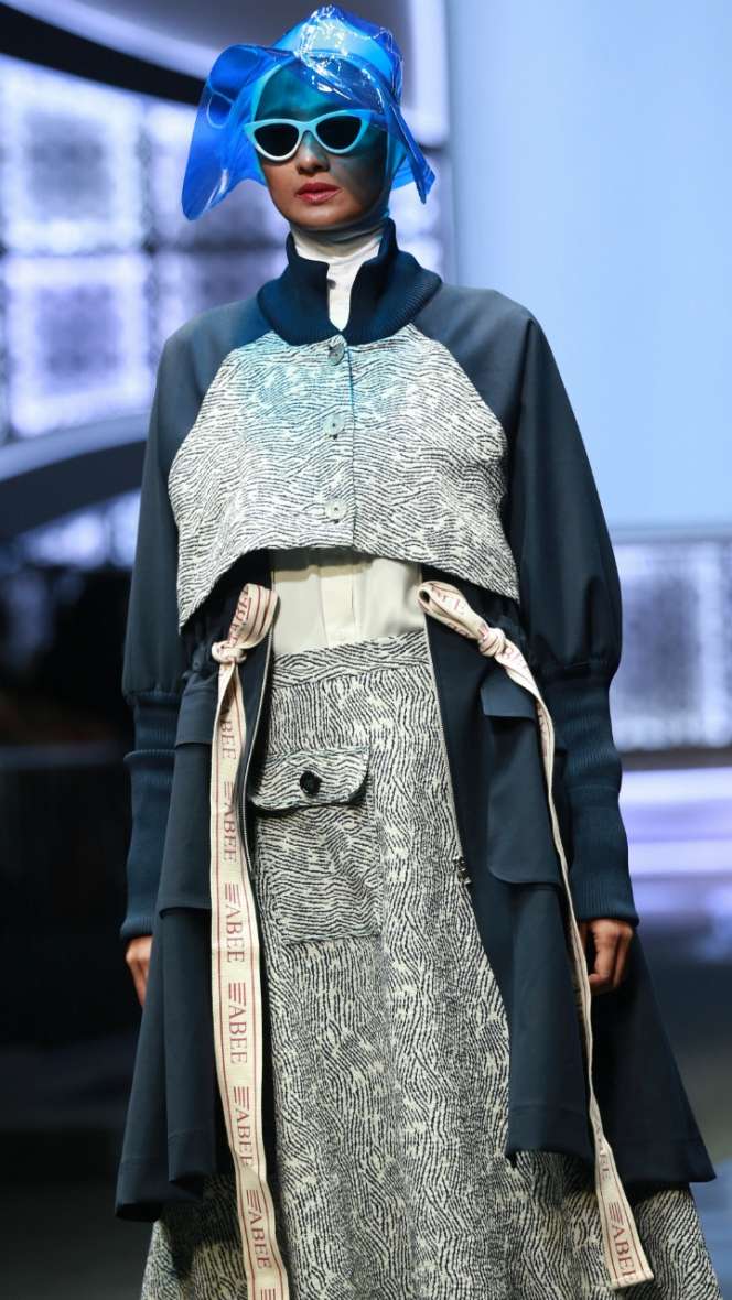 Ragam Denim Ariy Arka yang Santun dan Edgy
