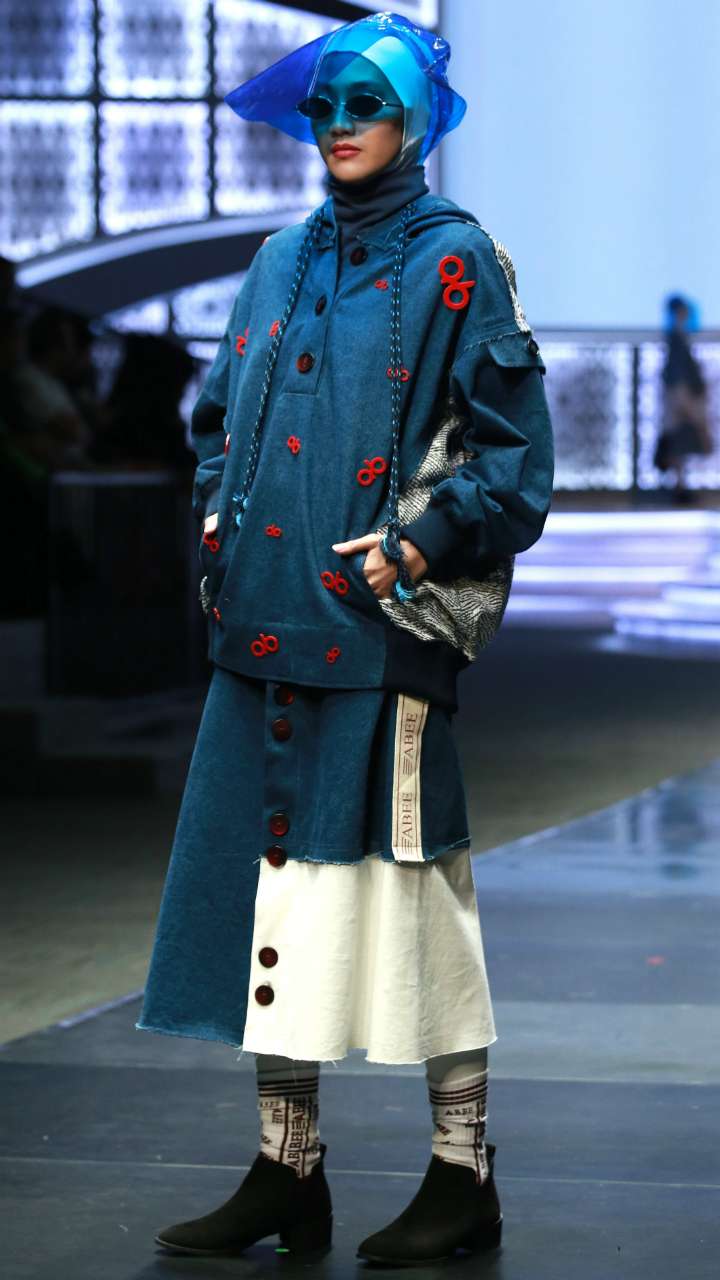 Ragam Denim Ariy Arka yang Santun dan Edgy