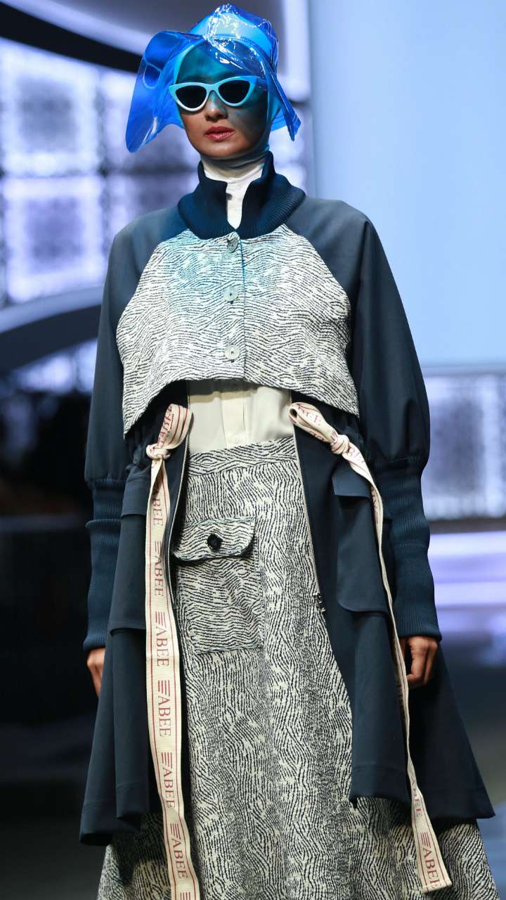 Ragam Denim Ariy Arka yang Santun dan Edgy