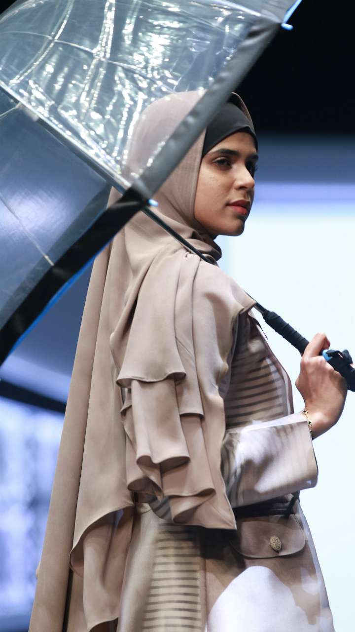 Musim Hujan Busana Muslimah Syar'i