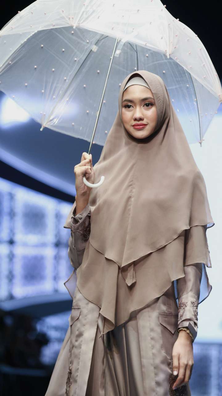 Musim Hujan Busana Muslimah Syar'i