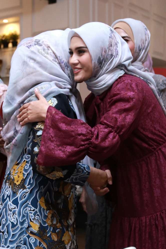 Sibuk Bisnis, Zee Zee Shahab Tetap Jaga Komitmen Keluarga