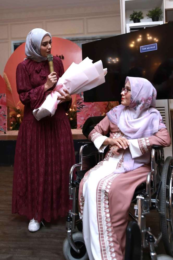 Sibuk Bisnis, Zee Zee Shahab Tetap Jaga Komitmen Keluarga