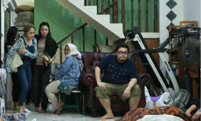 Air Mata Marshanda Tumpah Melihat Jenazah Cecep Reza