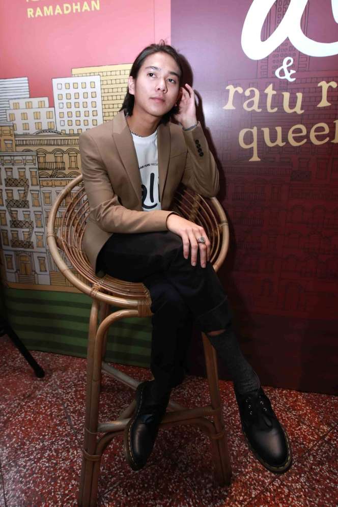 Foto Iqbaal Ramadhan, Menantang Jadi Humoris Lewat Film Komedi