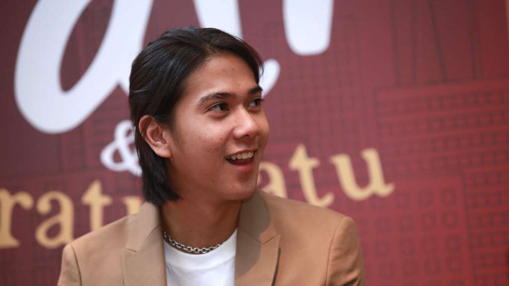 Foto Iqbaal Ramadhan, Menantang Jadi Humoris Lewat Film Komedi