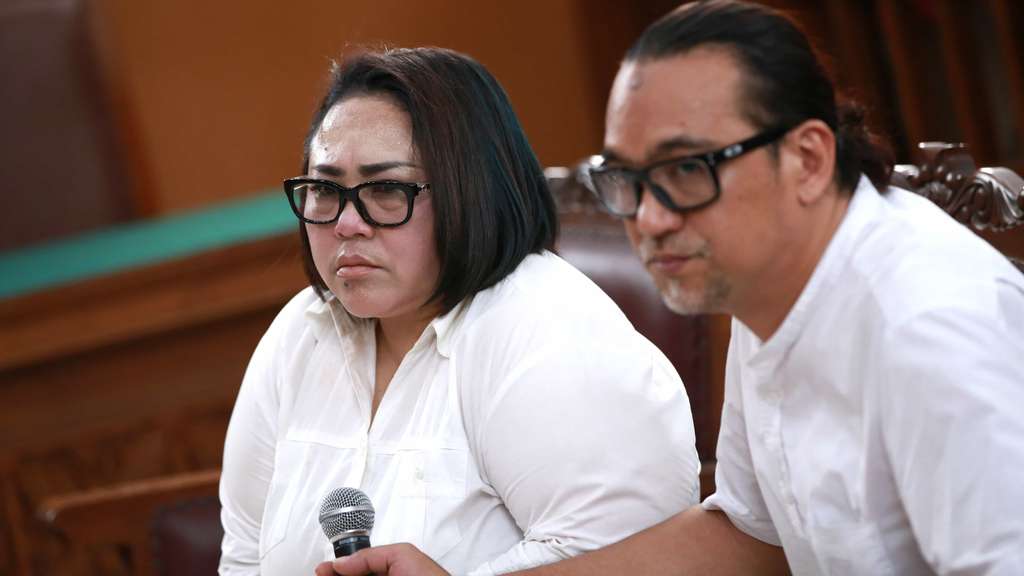 Reaksi Nunung dan Suami Divonis 1,5 Tahun Rehabilitasi
