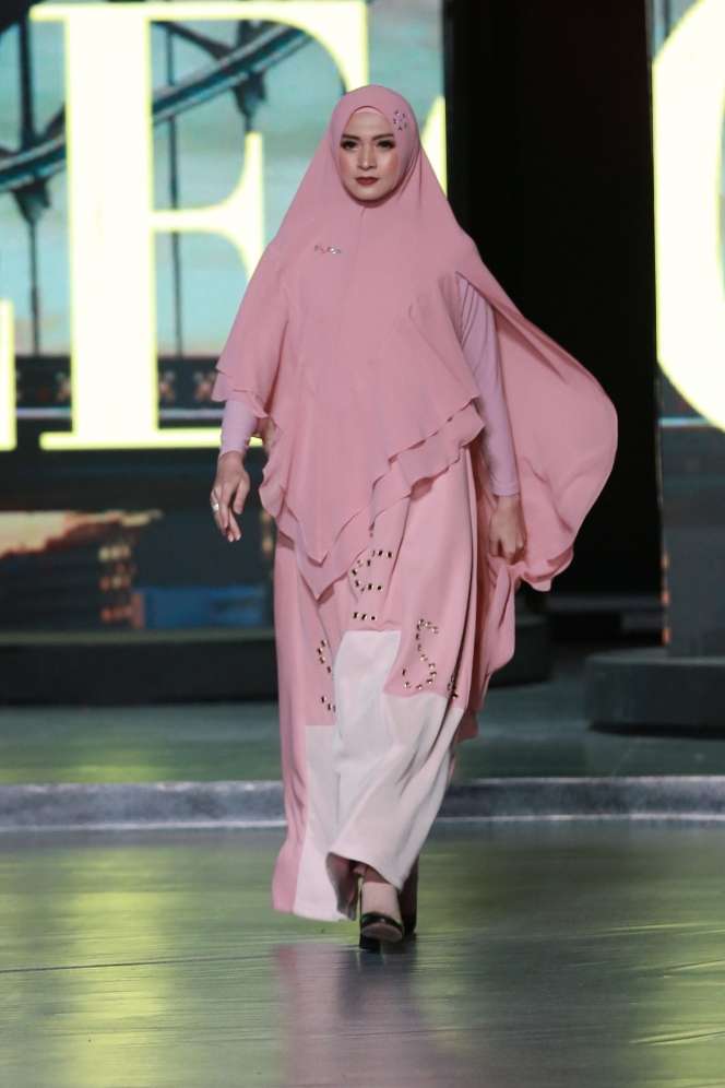 Gaya 8 Artis Berhijab Syar’i Si.Se.Sa, Cantiknya Bikin Teduh