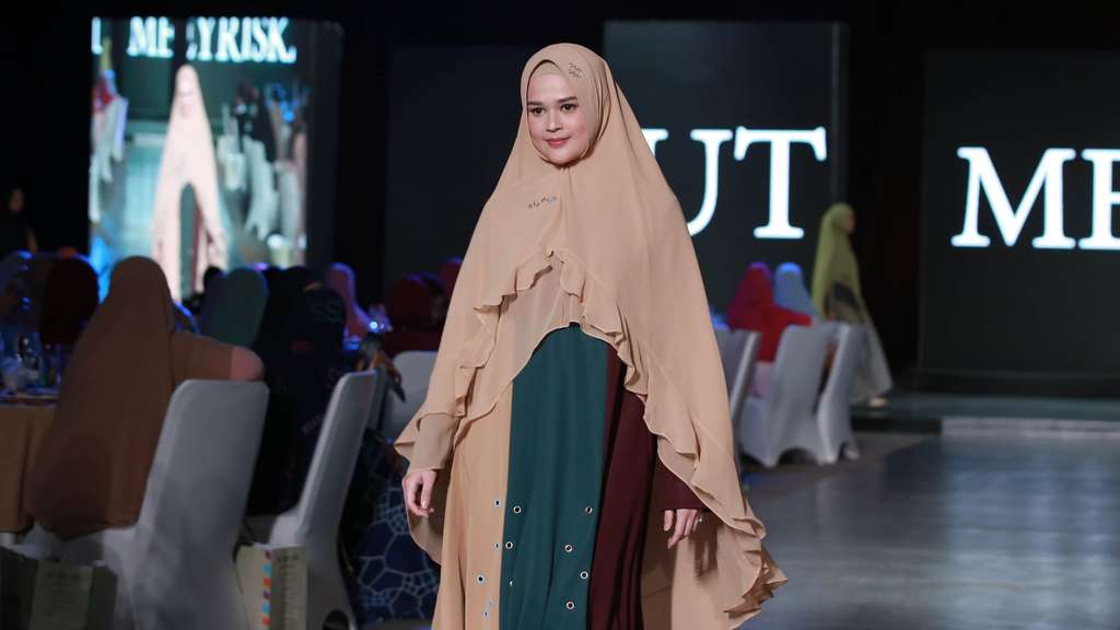 Gaya 8 Artis Berhijab Syar’i Si.Se.Sa, Cantiknya Bikin Teduh