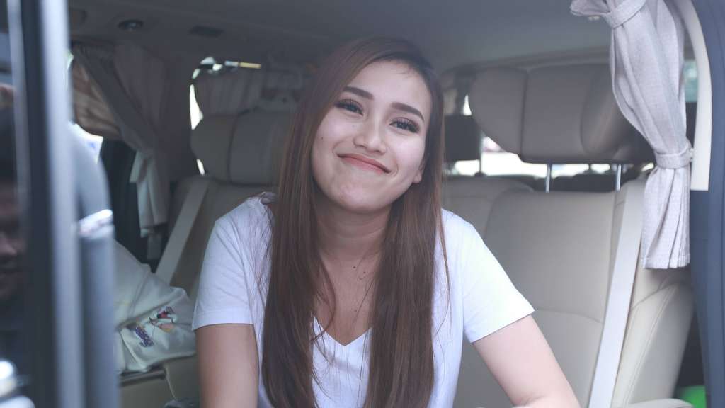 Foto Ayu Ting Ting Kala Minta Ibunda Tutup Akun Instagram