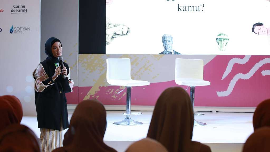 Gaya Selebgram Tantri Namirah Serukan Bijak Bermain Sosmed