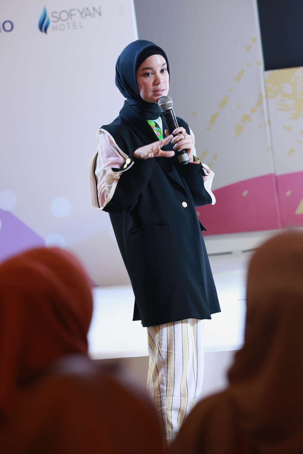 Gaya Selebgram Tantri Namirah Serukan Bijak Bermain Sosmed