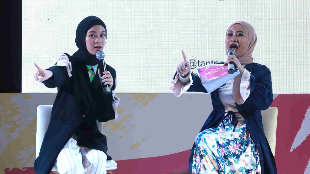 Gaya Selebgram Tantri Namirah Serukan Bijak Bermain Sosmed