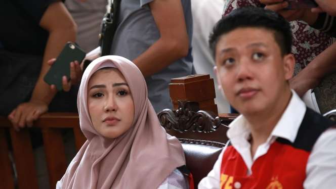 Foto Penampakan Wajah `Trio Ikan Asin` Jalani Sidang Perdana