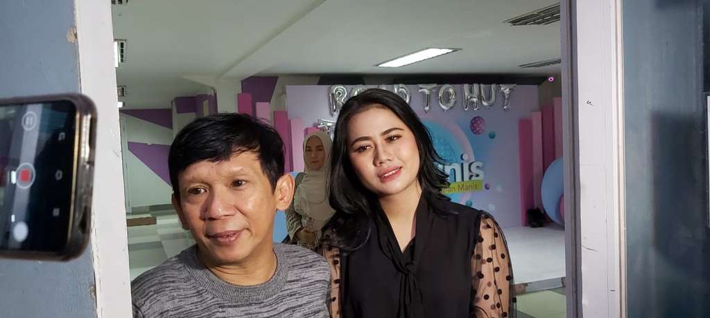 Beda Usia 32 Tahun, Ini Sosok Calon Istri Ginanjar
