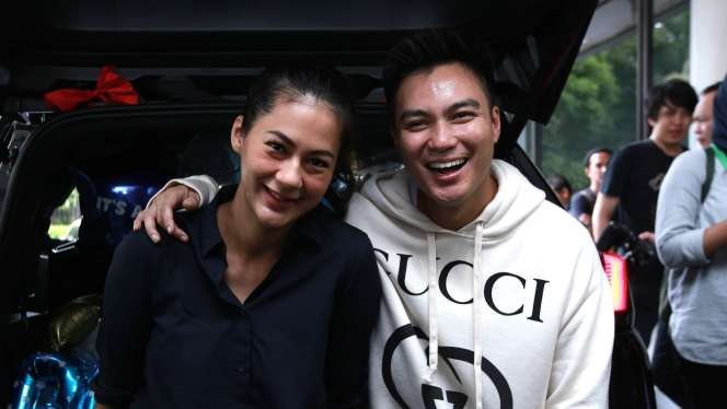 Dikaruniai Anak, Baim Wong Beri Kado Mobil Mewah untuk Paula