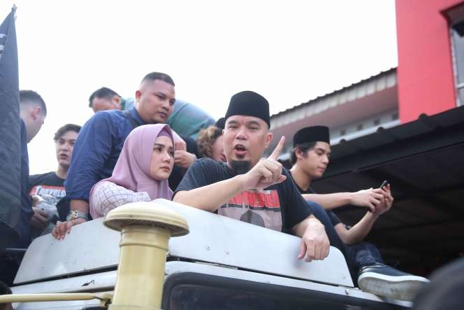 Bebas, Begini Gaya Ahmad Dhani Saat Diarak Pakai Truk