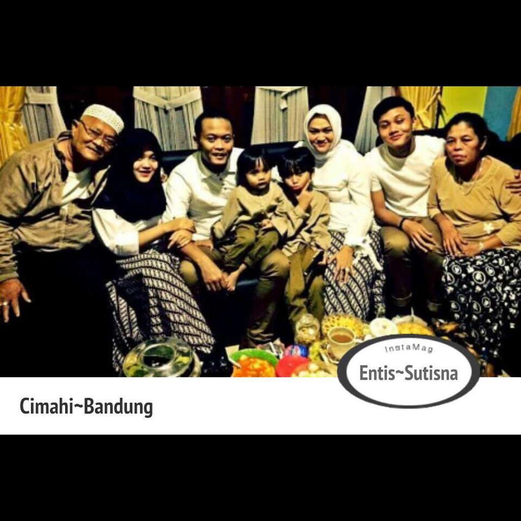 5 Potret Kenangan Manis Rizky Febian Bersama Sang Ibunda