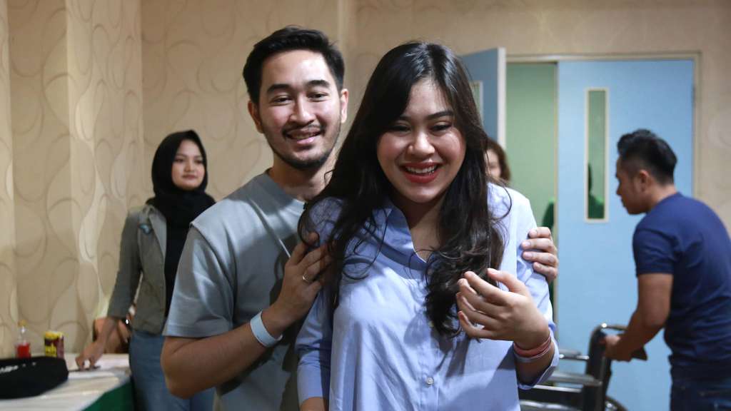 Foto Raut Bahagia Syahnaz dan Jeje Usai Kelahiran si Kembar